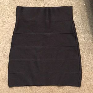 BCBGMAXAZRIA size m black bandage skirt